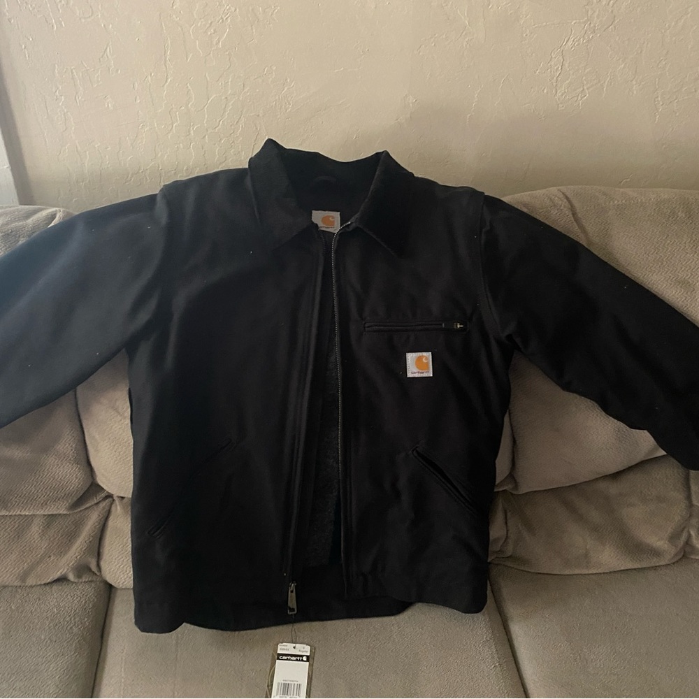 Brand new never worn carhartt jacket sz Small